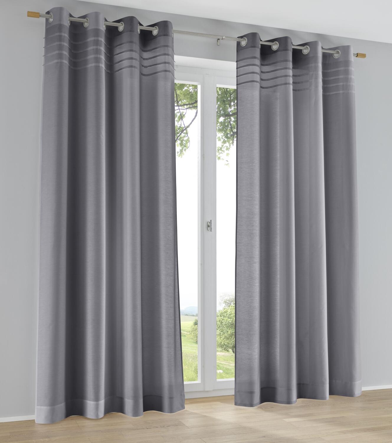 Grauer Ösen-Vorhang mit eleganter Stoff-Blende im Biesen-Look