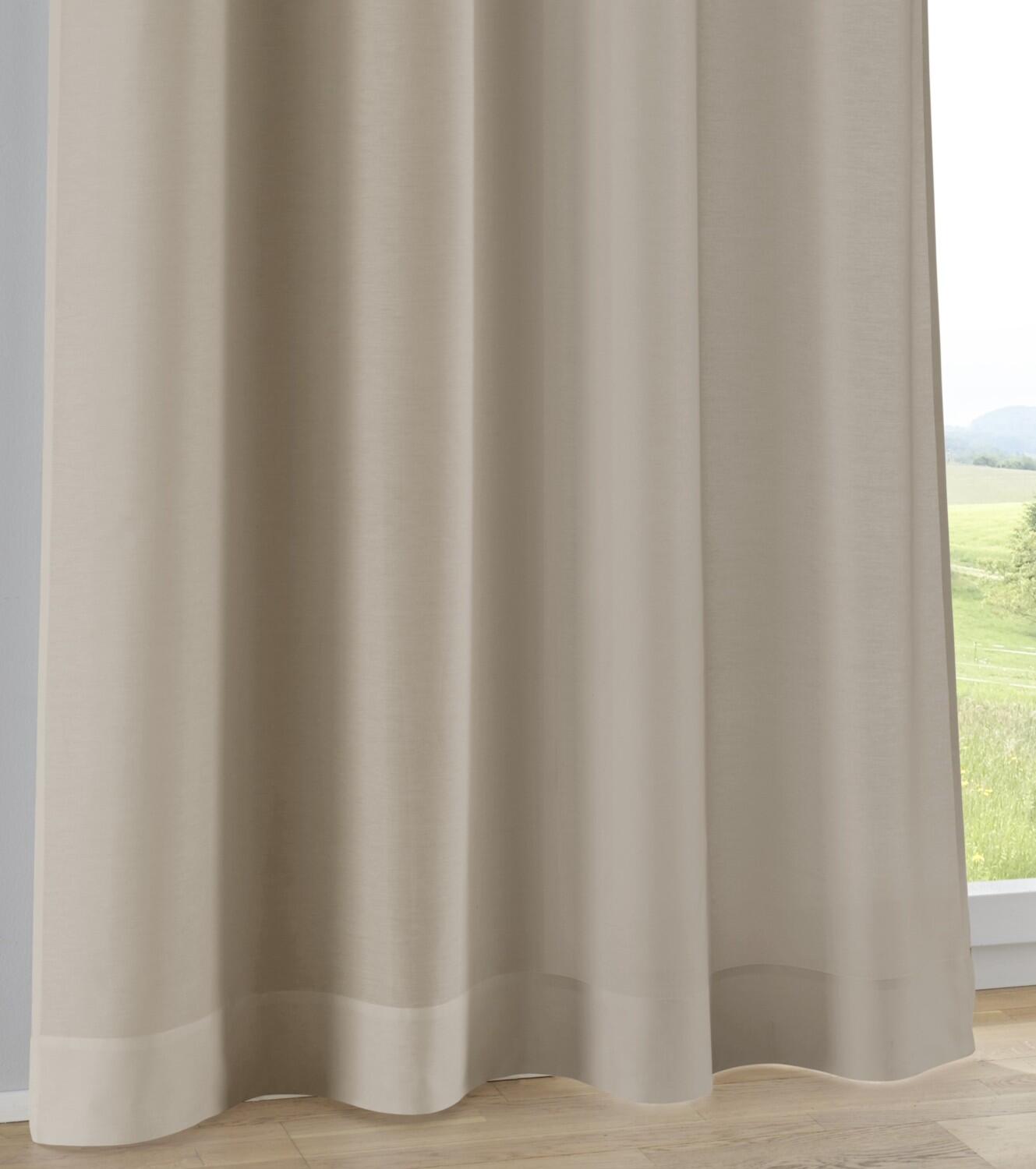 heller beigeton, halbtransparent, Weicher, gleichmäßiger Fall