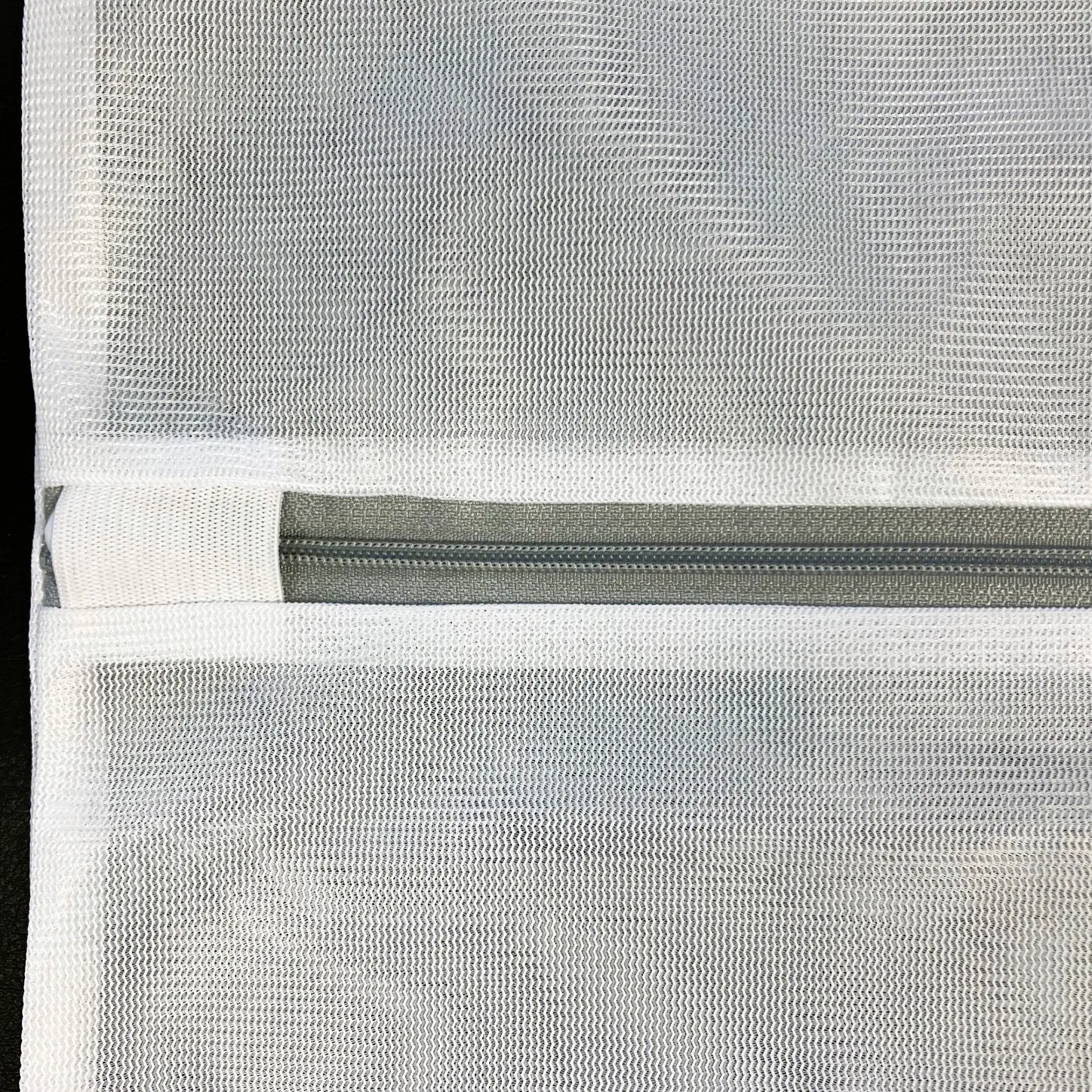 Wäschenetz mit Reißverschluss 50 x 60 cm für Raffrollos und Gardinen - Wäschesack mit Zipper-Schutz
