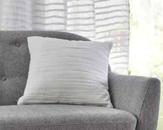 Kissenhülle 50 x 50 cm Crinkle offwhite, weicher Musselin, handgenäht (1 Stück)