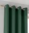 Vorhang dunkelgrün mit Ösen aus Metall an Gardinenstange