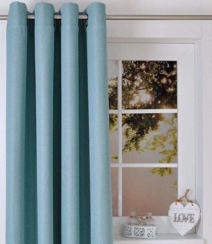 Vorhang_Ösenschal_Dimout_türkis_Fenster