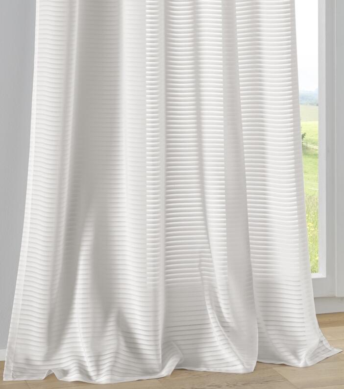 weich fallender lichtdurchlässiger Vorhang Areggo mit Querstreifen