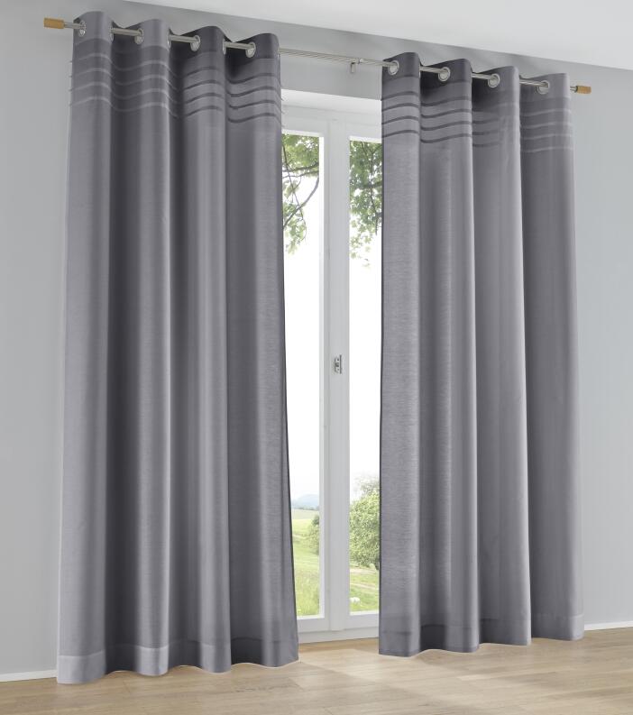 Grauer Ösen-Vorhang mit eleganter Stoff-Blende im Biesen-Look
