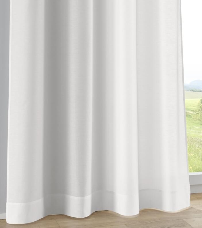 halbtransparent, Weicher, gleichmäßiger Fall Dekorative Wellen dank Ösen Aufhängung