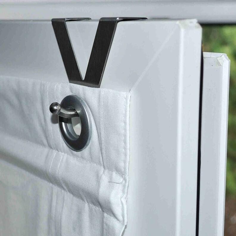 Detail_Edelstalhaufhaengung_Raffrollo_Oesenrollo_Merle