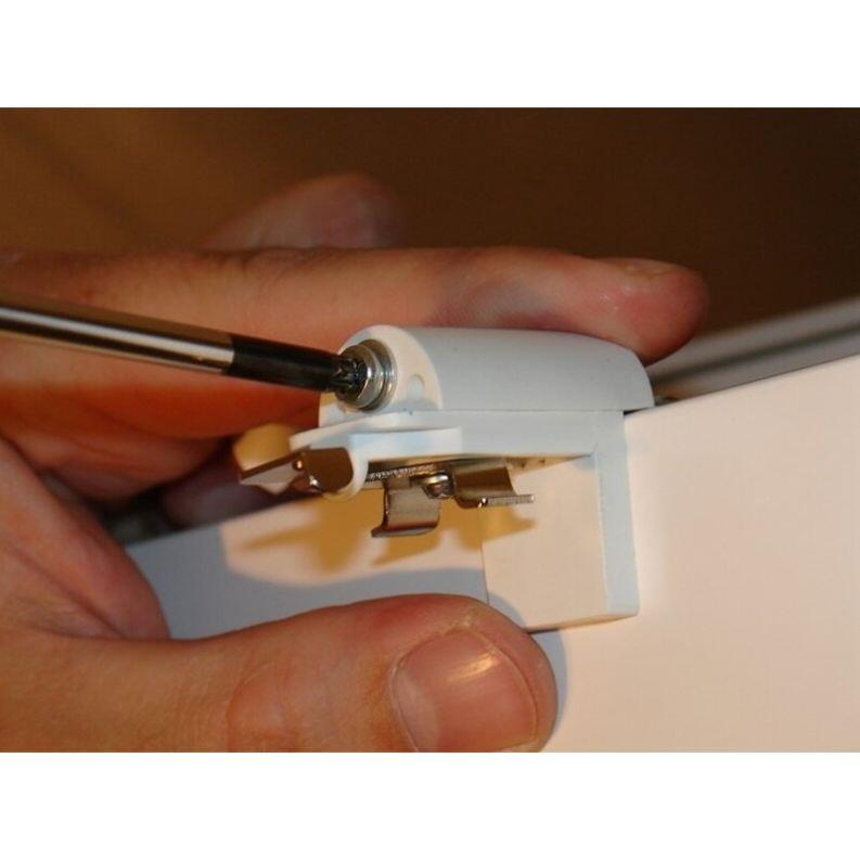 Klemmfix-Träger-fuer-alu-jalousie-raffrollo-2-stueck-klemmhalter-montage-ohne-bohren