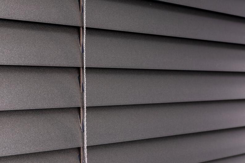 Alu Jalousie Sammy grau isolierend